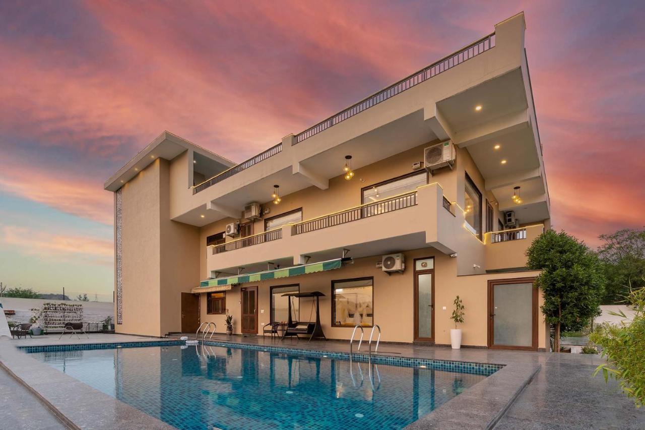 Brookvale Manor By Stayvista - Private Pool Haven With Endless Views & Indoor Fun Sohna Exterior foto