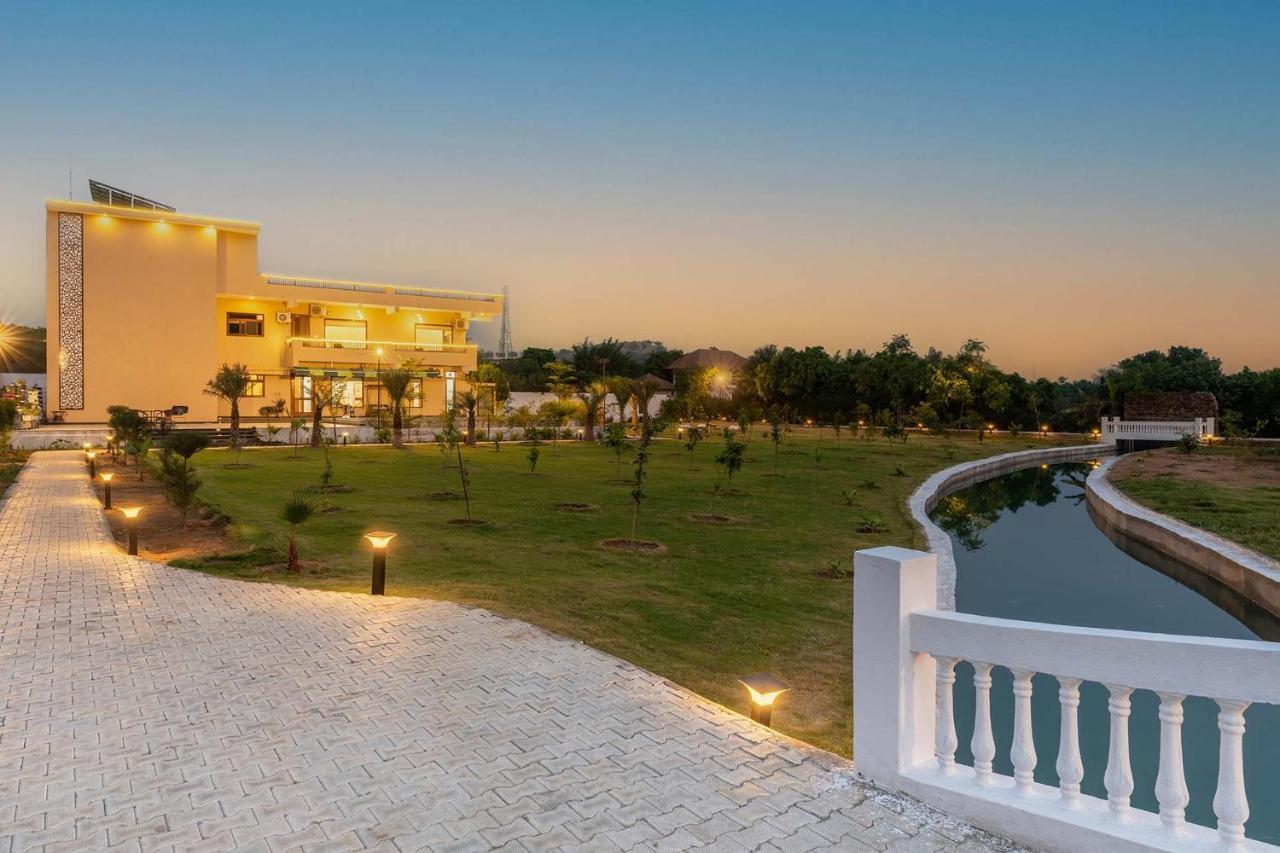 Brookvale Manor By Stayvista - Private Pool Haven With Endless Views & Indoor Fun Sohna Exterior foto